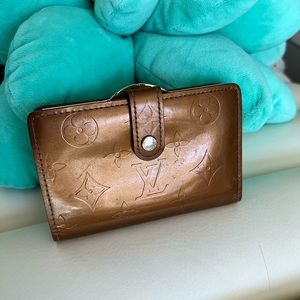 Louis Vuitton Copper Vernis Kiss Lock Wallet